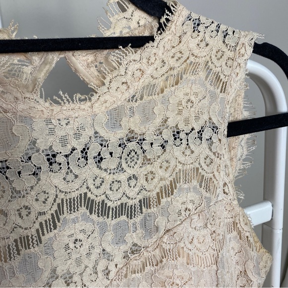 Lace Cream Dress - Picture 3 of 5